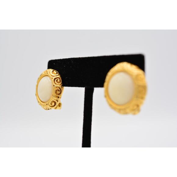 Givenchy Cabochon Clip On Earrings Round Brushed Antiqued Gold Chunky Signed 9D - Picture 3 of 12